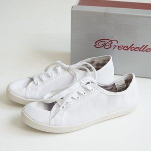 *NEW* White Canvas Sneakers size 7